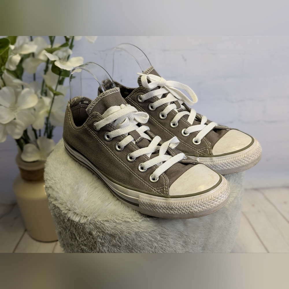 Gray Canvas Sneakers with White Laces Unisex